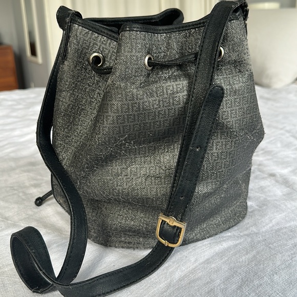 Vintage Fendi Bucket Bag - Picture 4 of 15